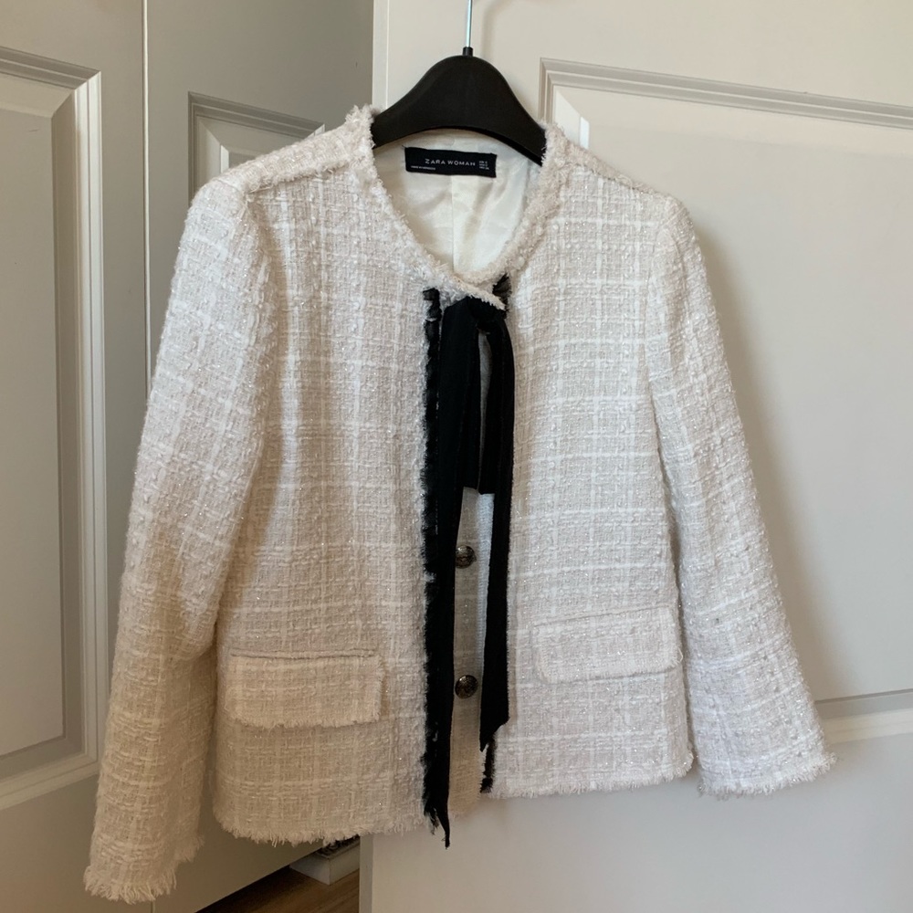 White cropped blazer